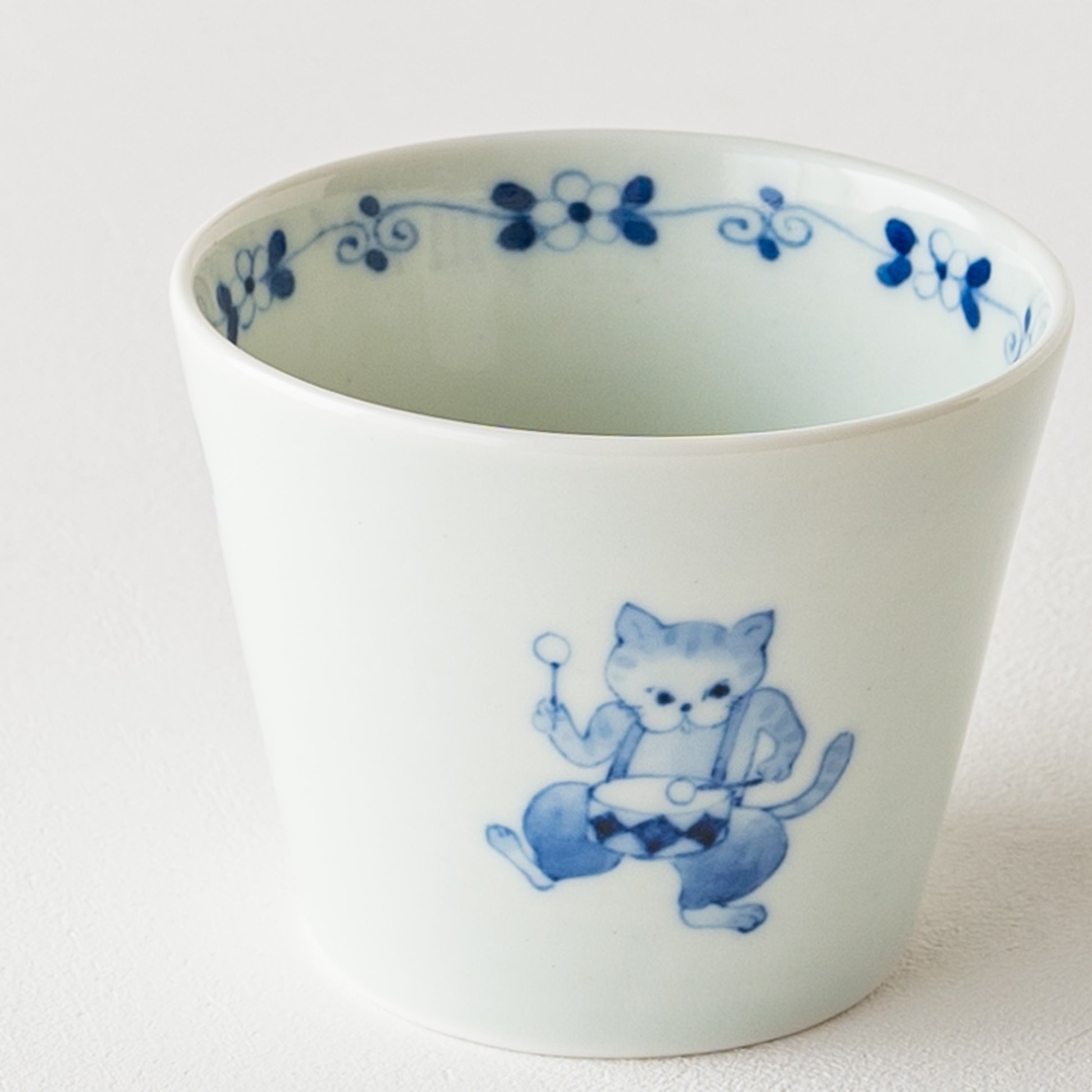 石川理恵さんのそば猪口猫太鼓