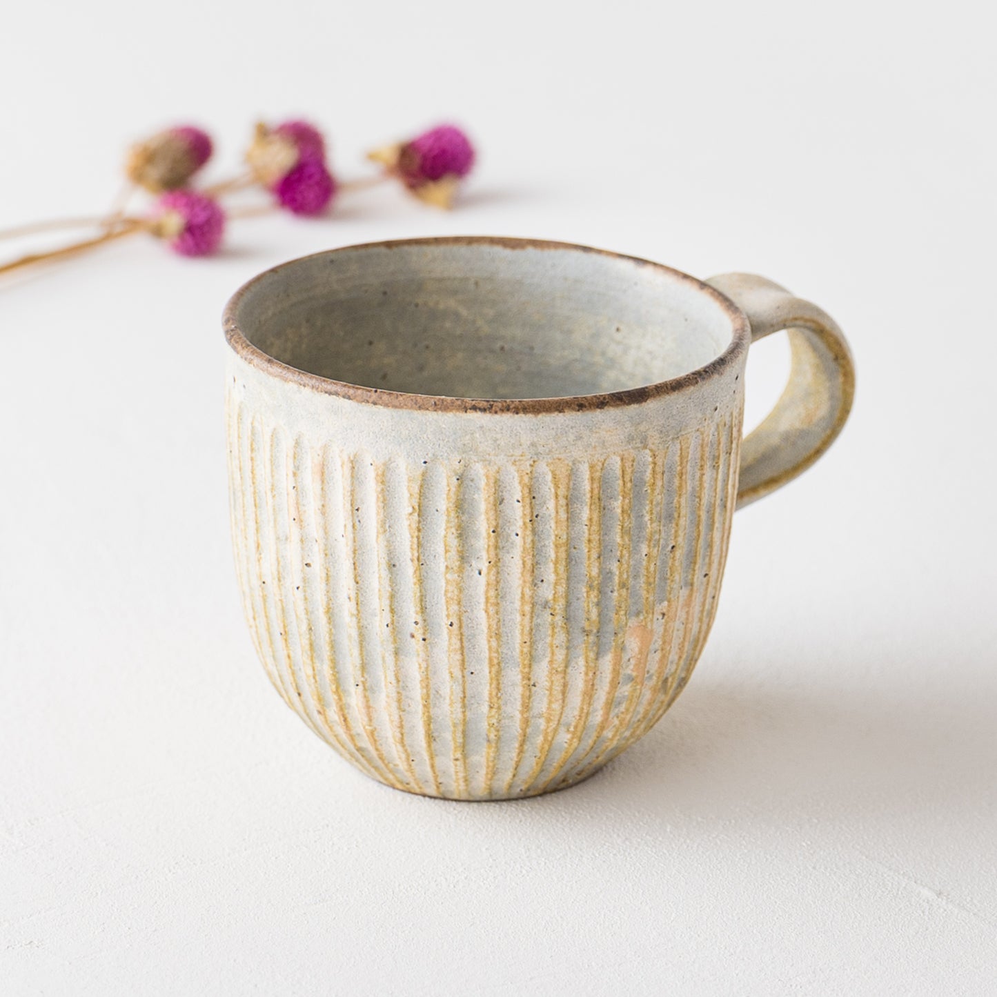 石の彫刻のような風合いが素敵な町田裕也さんのあわしろマグ