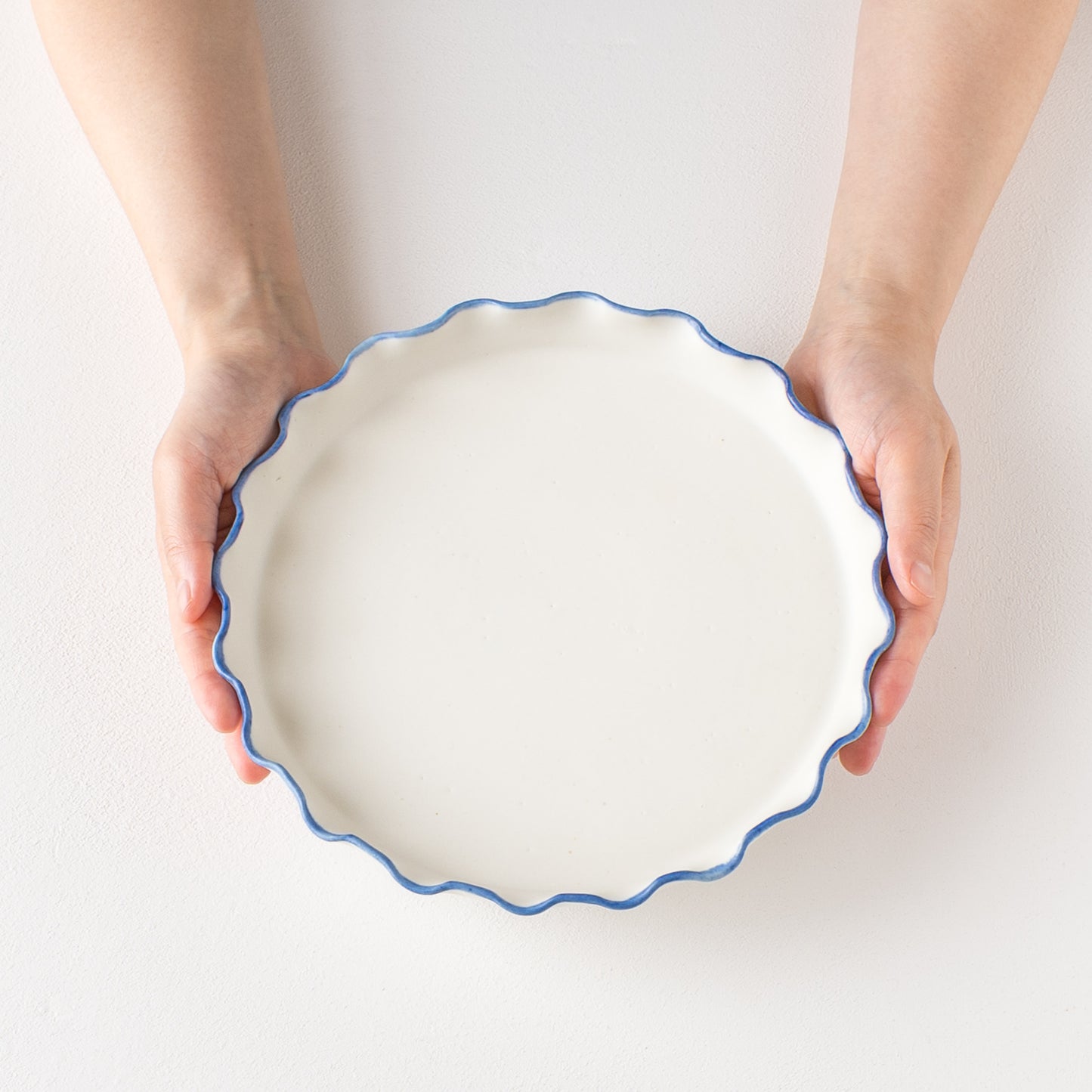 Namimi flat plate 21cm edge blue｜Yuya Machida