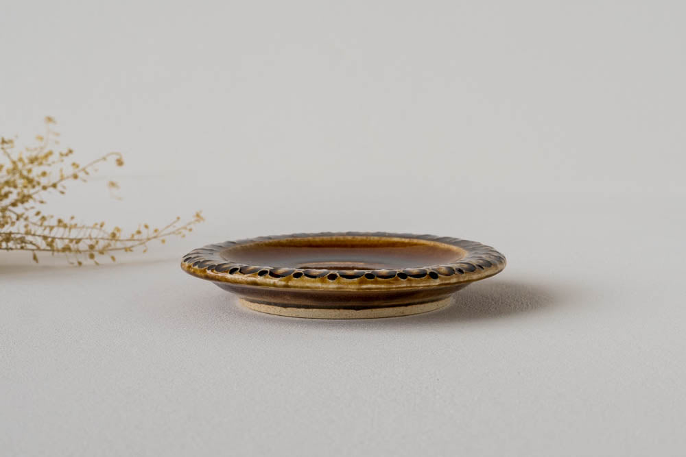 ルリアメ工房の飴釉の小皿