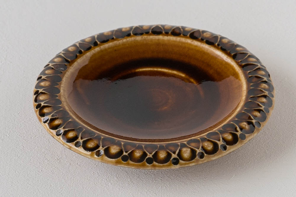 ルリアメ工房のアメ釉の小皿