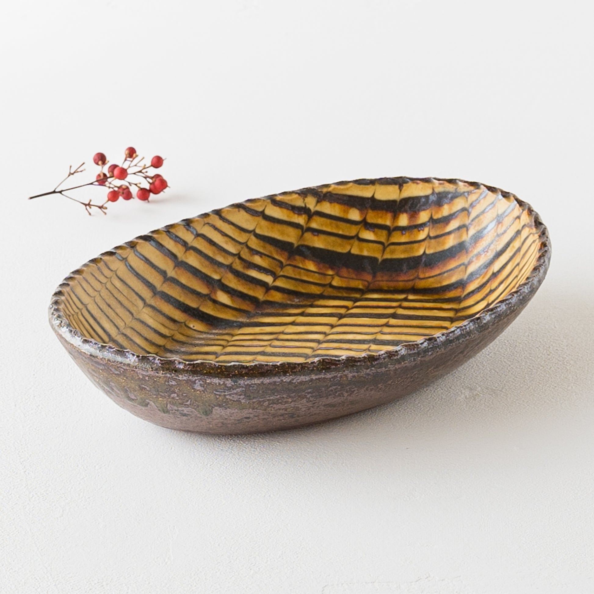 紀窯中川紀夫さんのスリップウェアフェザーコーム楕円鉢