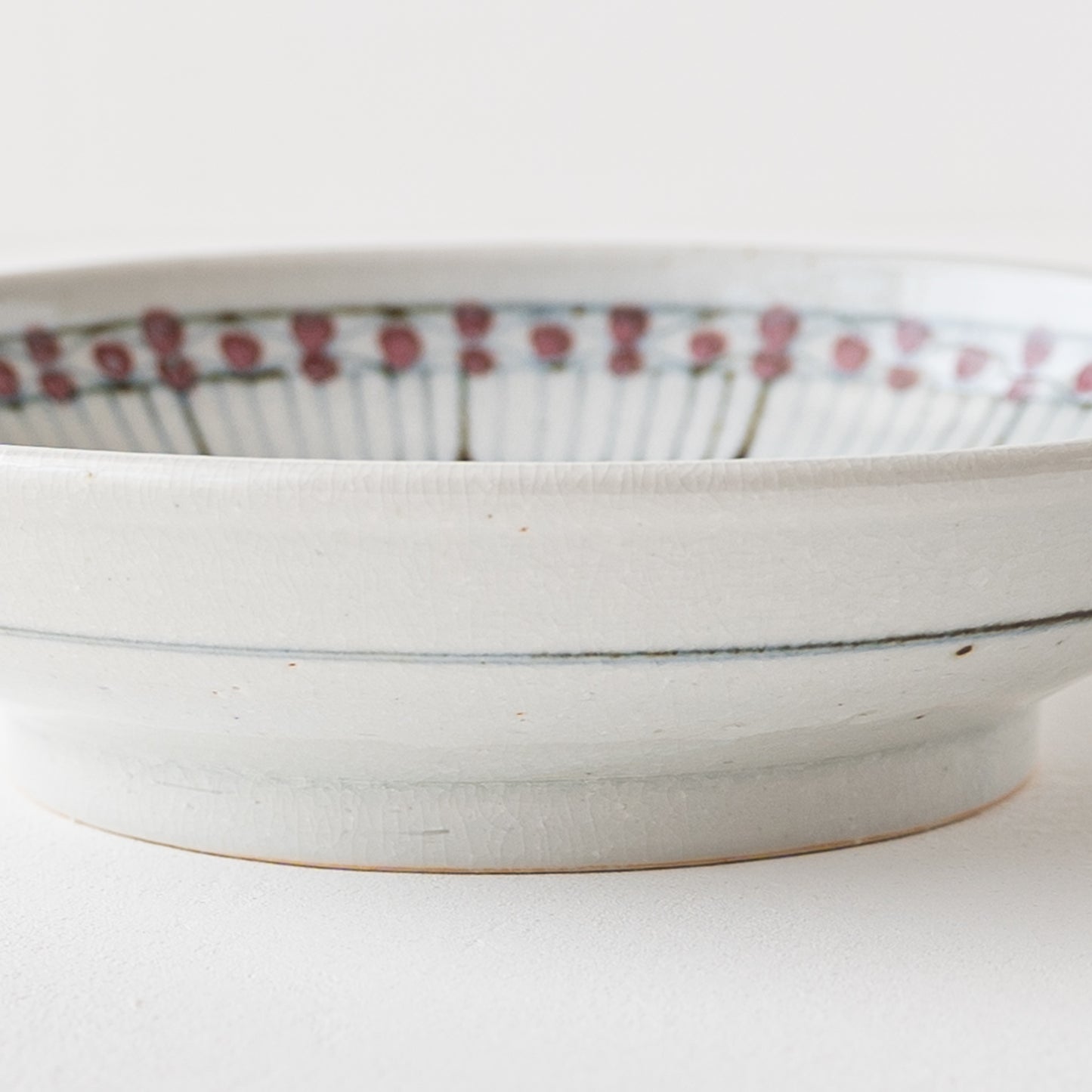パスタやオムライスにぴったり合う陶彩窯の花垣文7寸深皿