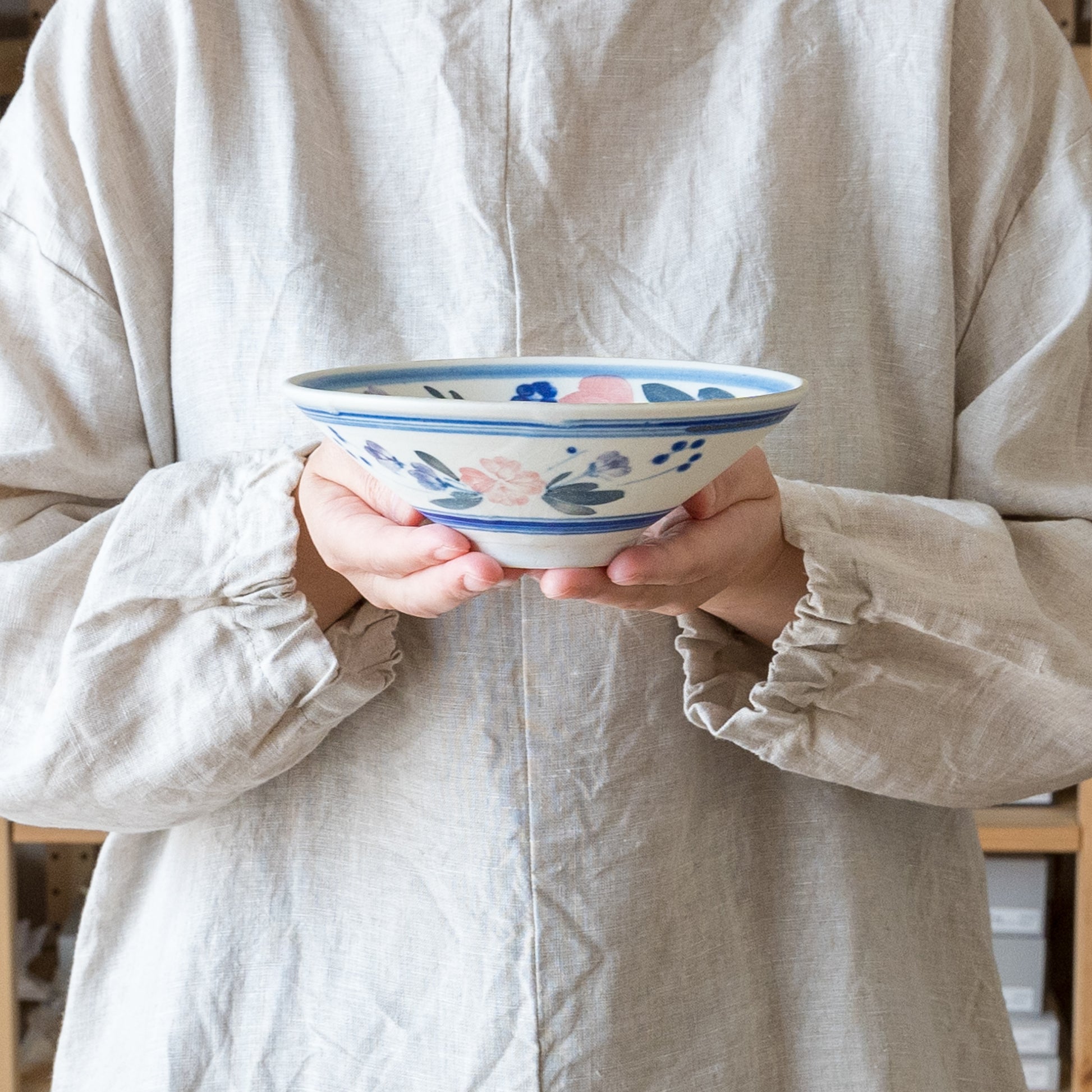食卓を優雅に演出してくれる田中志保さんの中鉢